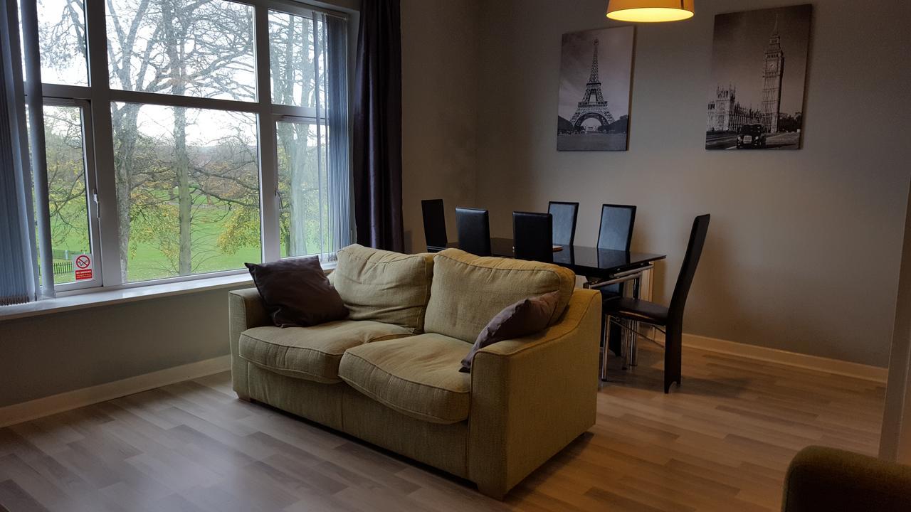 Castleton Gardens Apartments ベルファスト エクステリア 写真